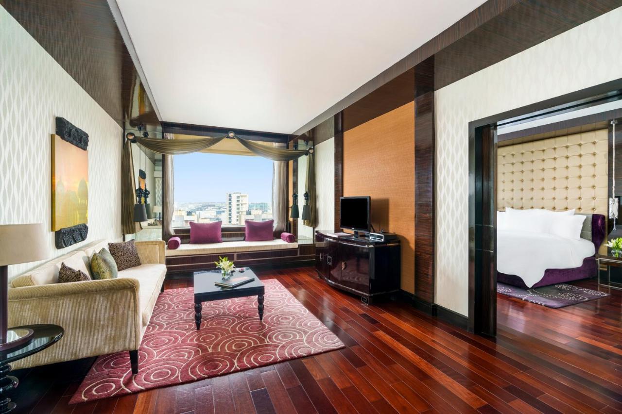 Sofitel Mumbai Bkc Hotel Екстериор снимка Suite at the hotel
