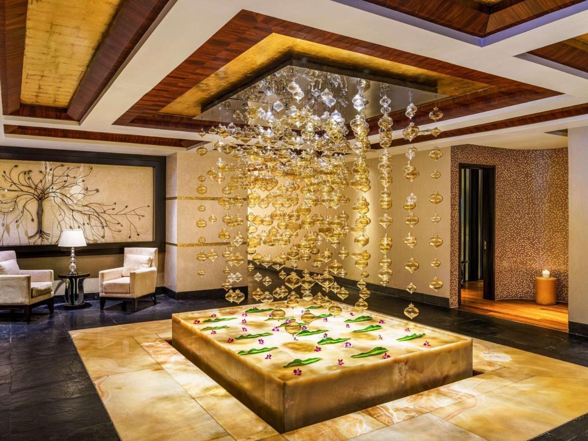 Sofitel Mumbai Bkc Hotel Екстериор снимка The lobby of the Ritz-Carlton, DIFC