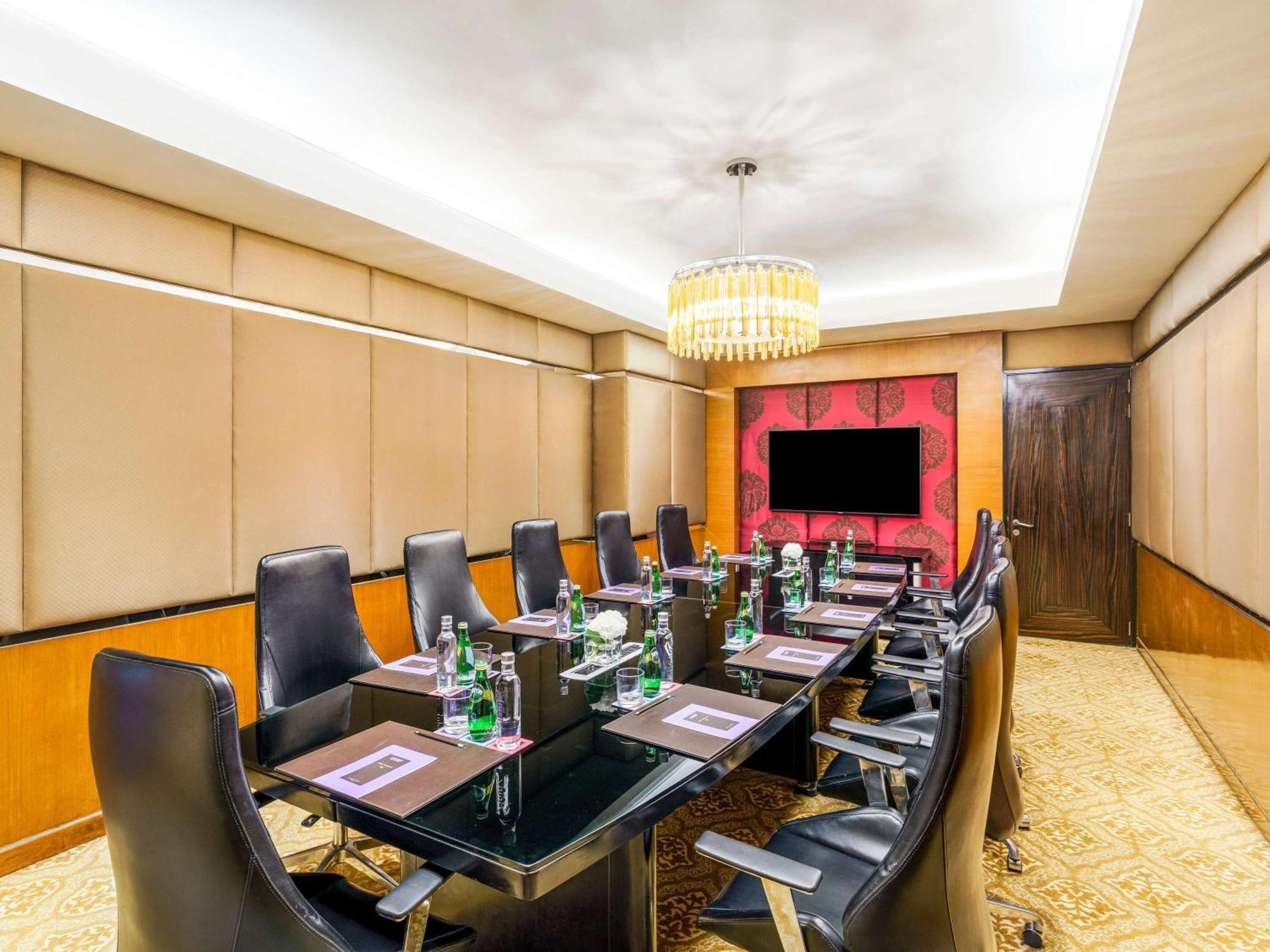 Sofitel Mumbai Bkc Hotel Екстериор снимка Meeting room