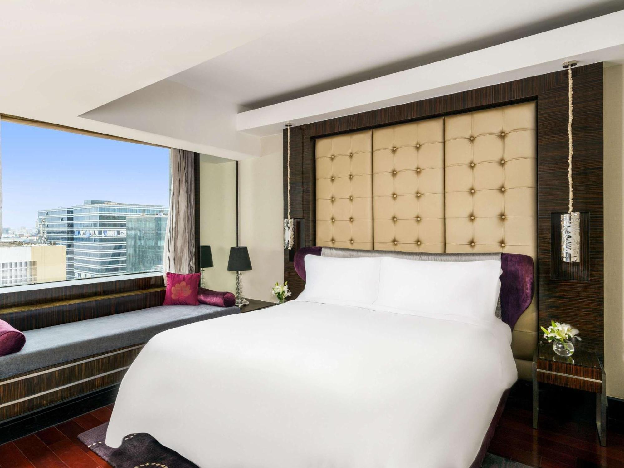 Sofitel Mumbai Bkc Hotel Екстериор снимка A bedroom at the hotel