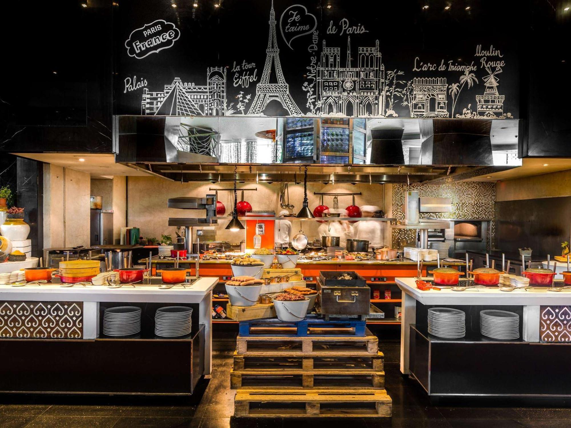 Sofitel Mumbai Bkc Hotel Екстериор снимка Live Kitchen at the hotel